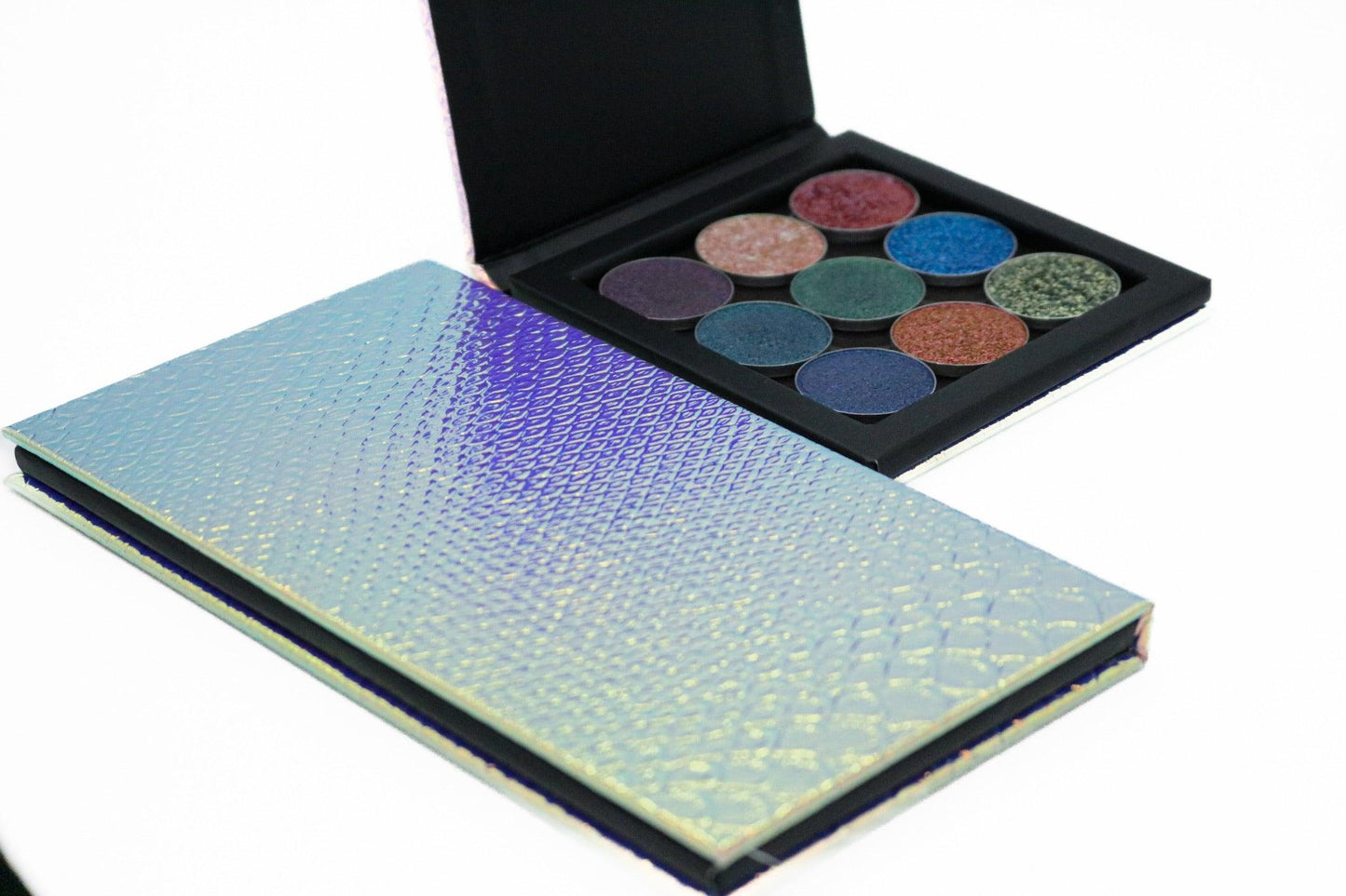 Magnetic empty eyeshadow palette,  duochrome, multichrome eyeshadow, Makeup aus, cheap makeup Australia, Australian cosmetic brands