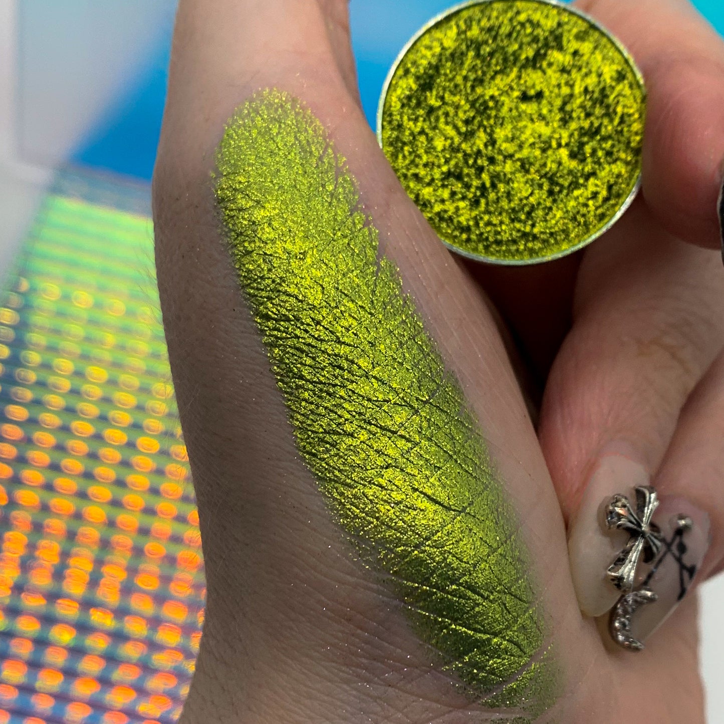 green eyeshadow, bright green, lime green, duochrome eyeshadow, metallic, foiled, australian eyeshadow, indie makeup