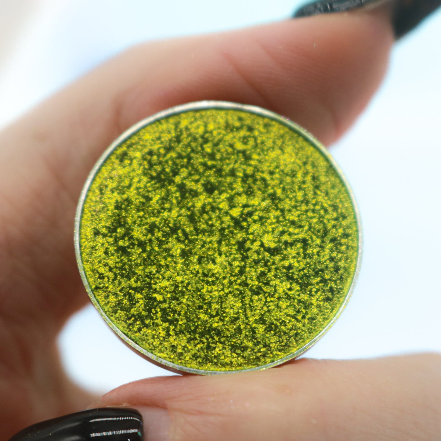 green eyeshadow, bright green, lime green, duochrome eyeshadow, metallic, foiled, australian eyeshadow, indie makeup